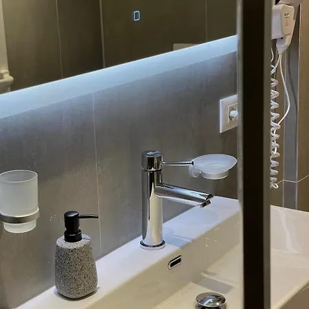 Apartment Lovely Blue Center By Pikhost Tirana