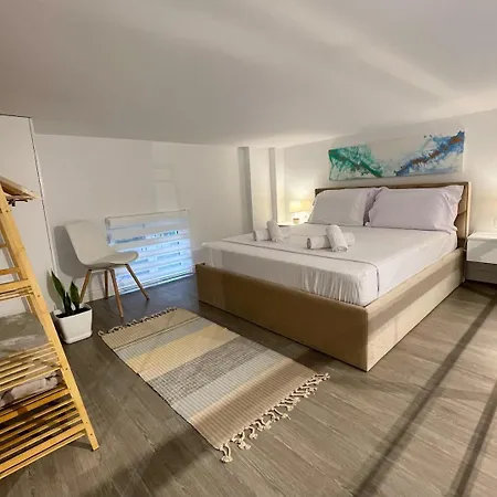 Lovely Blue Center Apartment