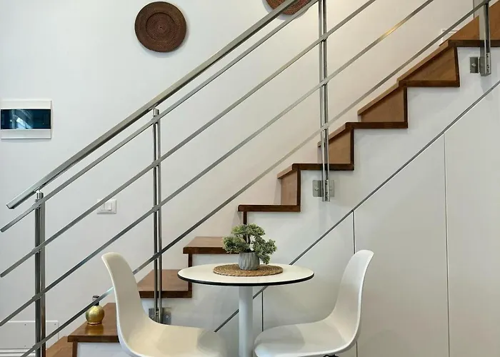 Lovely Blue Center By Pikhost ティラナ