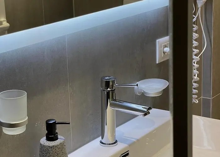 公寓 Lovely Blue Center By Pikhost 地拉那